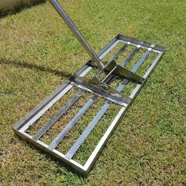 Stainless Steel Lawn Lute (77 cm)
